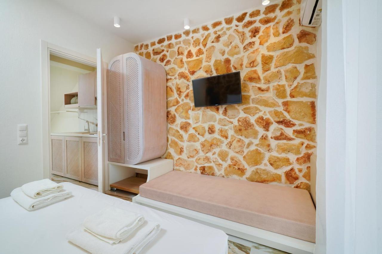 Athina Palace Luxurious Appartments Potos Exterior foto