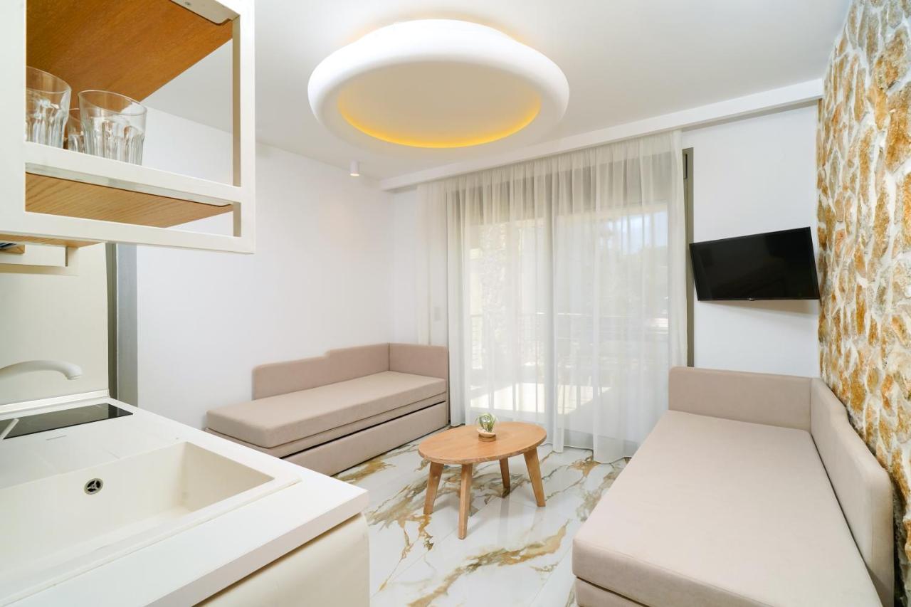Athina Palace Luxurious Appartments Potos Exterior foto
