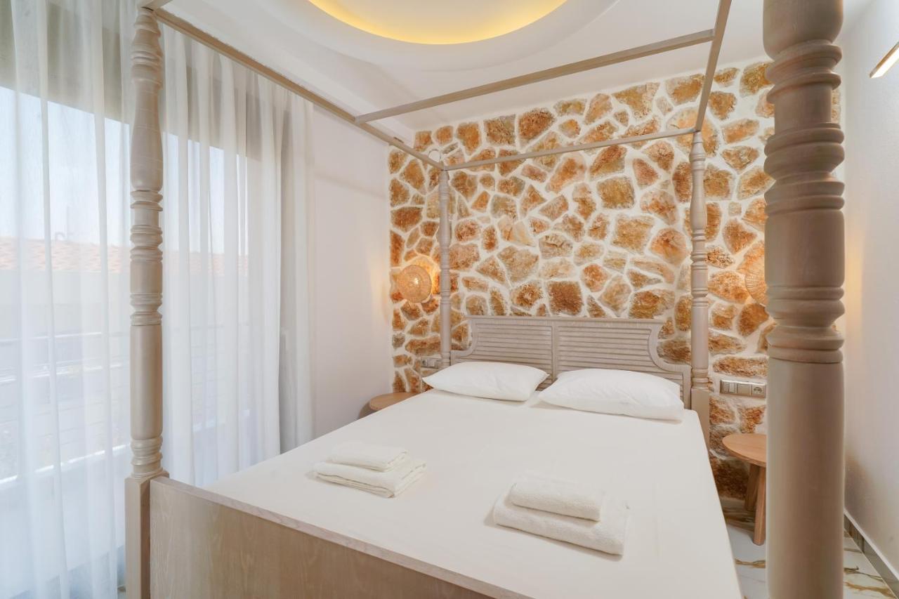 Athina Palace Luxurious Appartments Potos Exterior foto